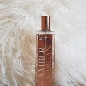 Bath&Body Works' Amber & Argan Fine Fragrance Mist